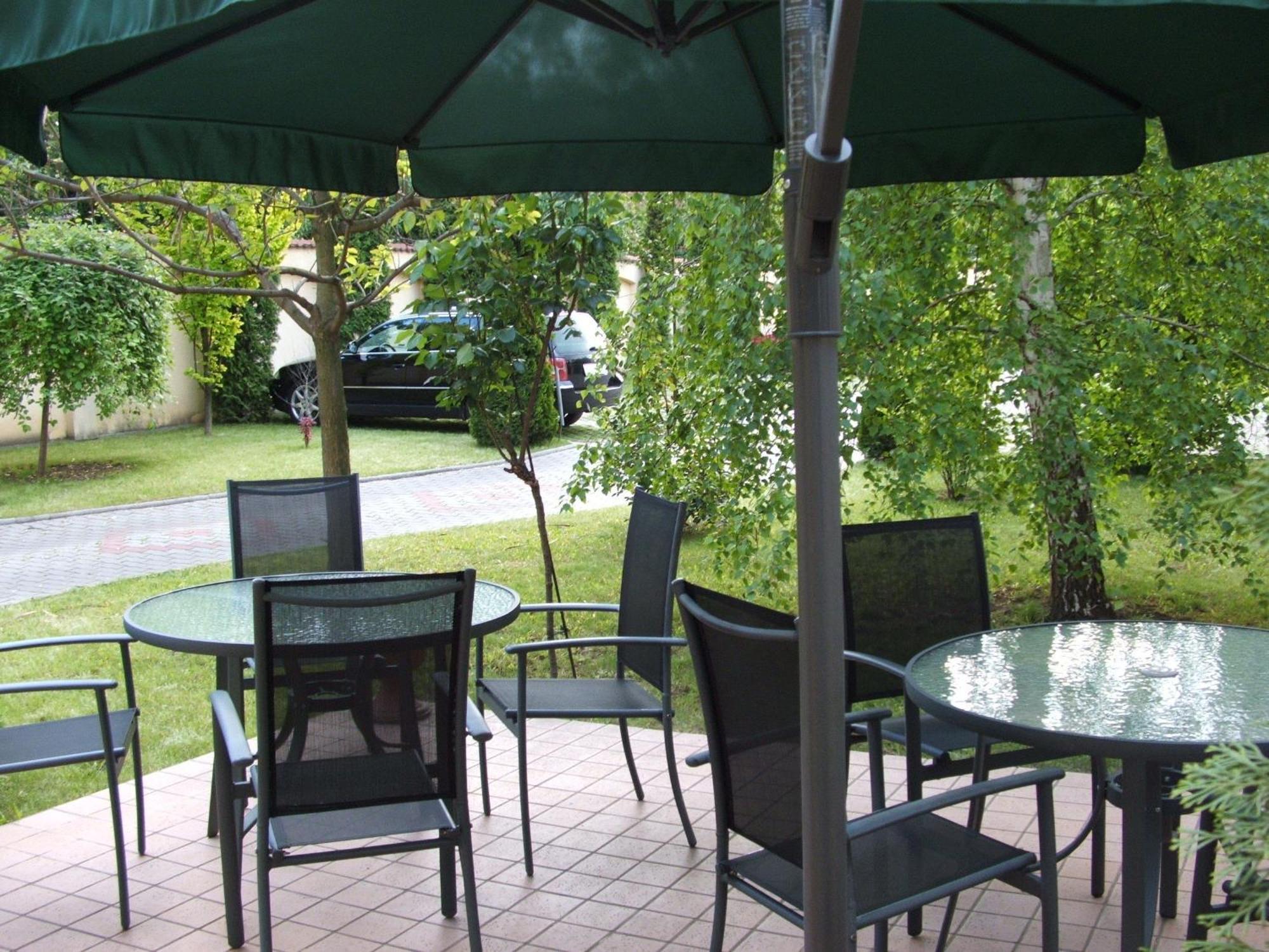 Korona Panzio Bed & Breakfast Debrecen Exterior photo